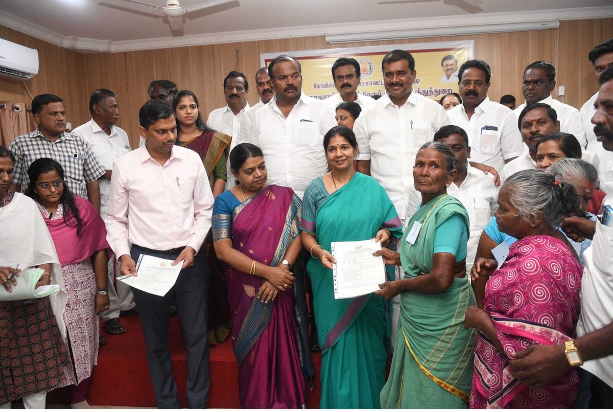 CollectorTuty's tweet photo. தூத்துக்குடி மாவட்டம் கோவில்பட்டி நகராட்சி அலுவலக கூட்டரங்கில் இன்று(10.04.2025)  பொது சுகாதாரம் மற்றும் நோய் தடுப்பு மருந்து துறையின் கீழ் செயல்பட்டு வரும் கோவில்பட்டி சுகாதார மாவட்டத்தில் உள்ள 90 நலவாழ்வு மையங்களுக்கு கனிமவள நிதியிலிருந்து தானியங்கி பகுப்பாய்வு கருவி,நெபுலைசர், https://t.co/YdQUpn9XeX