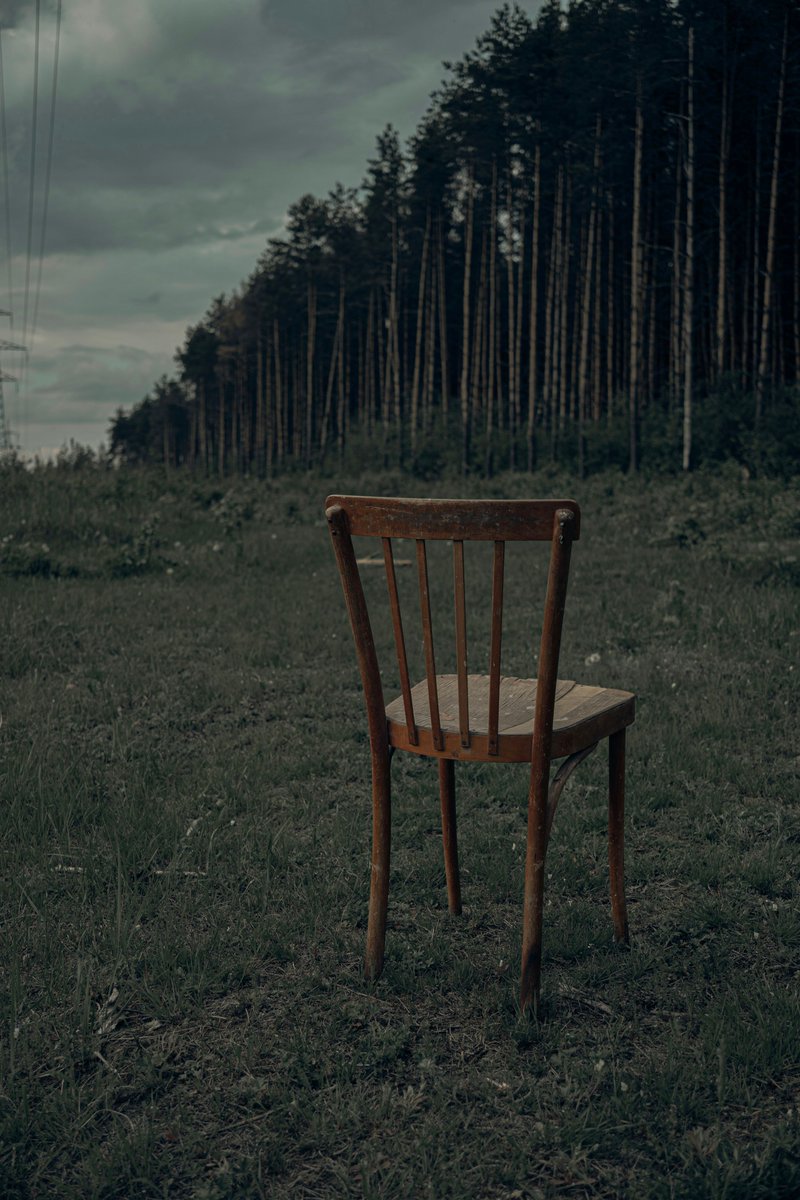 eliwestfall's tweet photo. The Empty Chair helps you explore &amp; express emotions/feelings by talking to someone represented by an empty chair. What emotions/feelings do you need explore? #marriageandfamilytherapy #marriagetherapy #mentalhealth #mentalhealthawareness #mentalhealthmatters #therapy #counseling https://t.co/LHFqq5mqaU