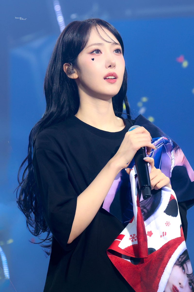 Butterf_yEffect's tweet photo. 250117 Season of Memories

#여자친구 #GFRIEND #신비 #SINB
@GFRDofficial https://t.co/enlFv7EemV