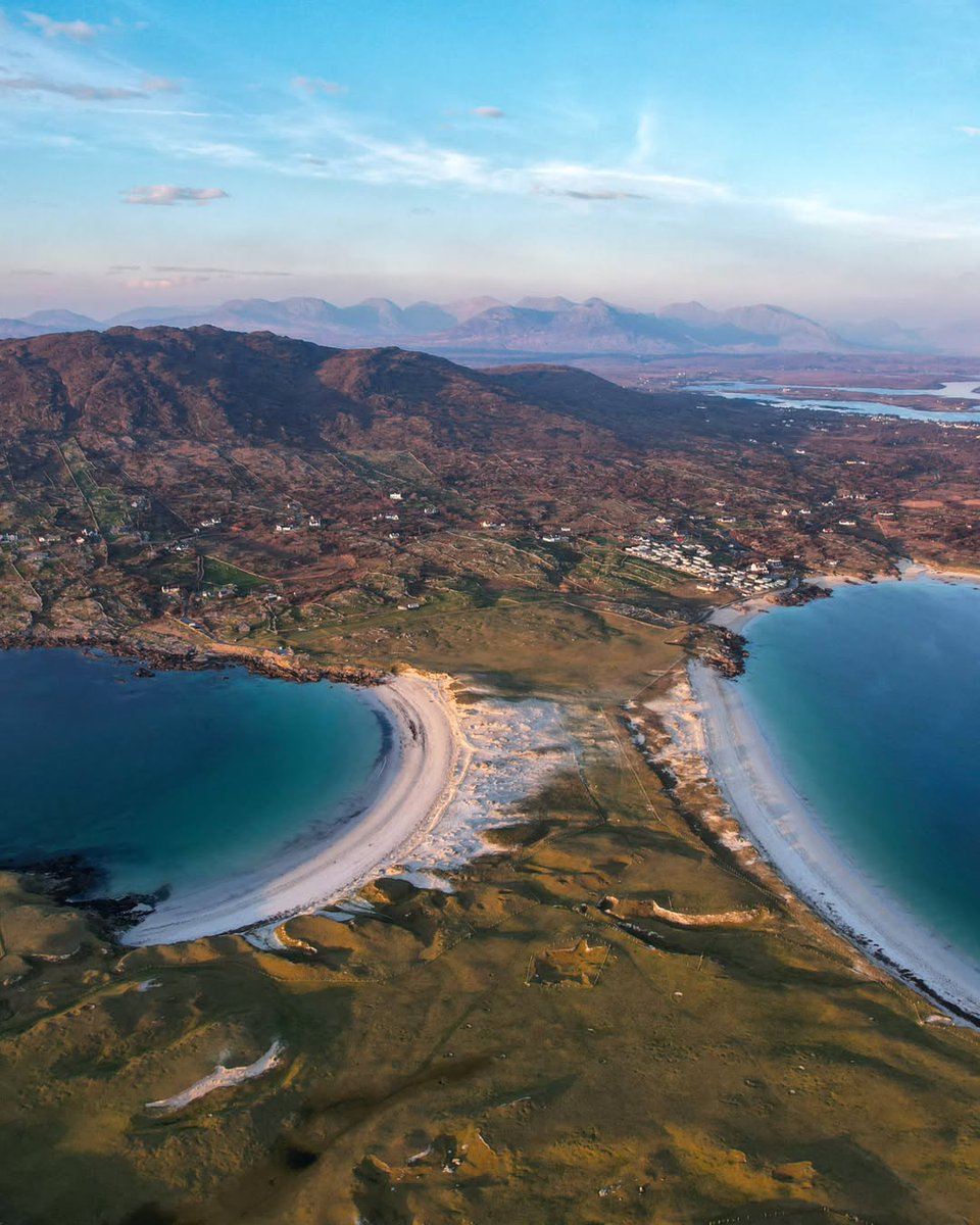 A slice of paradise in Connemara.🏖️
 
Dog’s Bay and Gurteen Bay are two of Ireland’s most stunning beaches—twin crescents of white sand and turquoise waters separated by a dog-bone shaped sand spit and tombolo.
 
📍Gurteen and Dog's Bay, County Galway
📸 instagram.com/flying.hiker