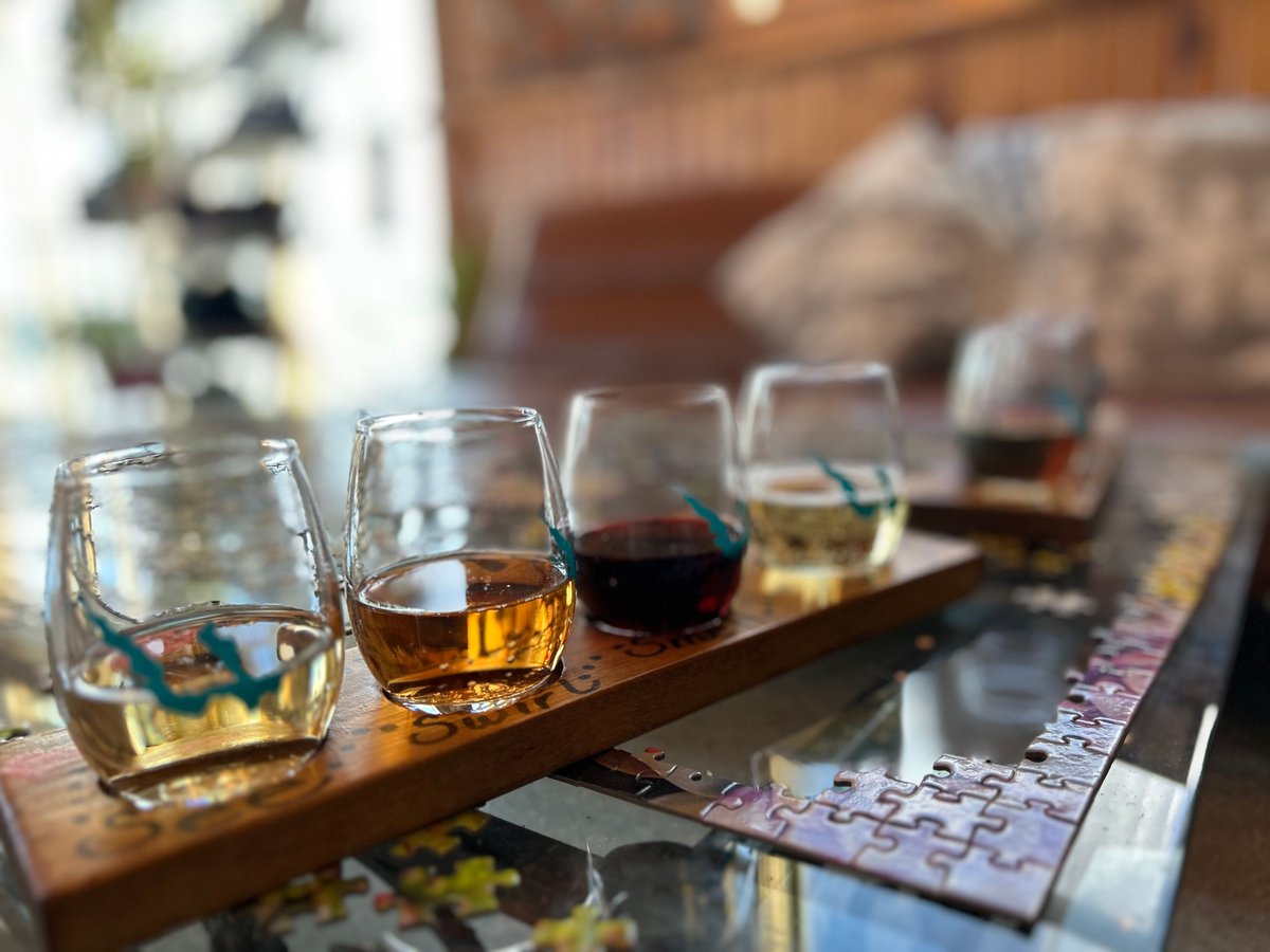 Our newest blog, "3 Wineries for Spring Tasting in the Petoskey Area," highlights Boyne Valley Vineyards, Mackinaw Trail Winery, and Walloon Lake Winery. Click the link to read more. #SpringSipping #PetoskeyWineries
buff.ly/cZ4HO1e