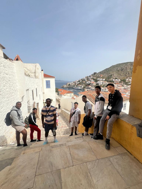 MountToday's tweet image. #ThrowBackThrusday 📸Our travel group last Easter break in Greece. This year, our JHS travel group is heading to Costa Rica🇨🇷, and our HS travel group is heading to Peru🇵🇪. Stay tuned…#WorldTravel #BeyondTheClassroom 🌎🗺️🧭✈️