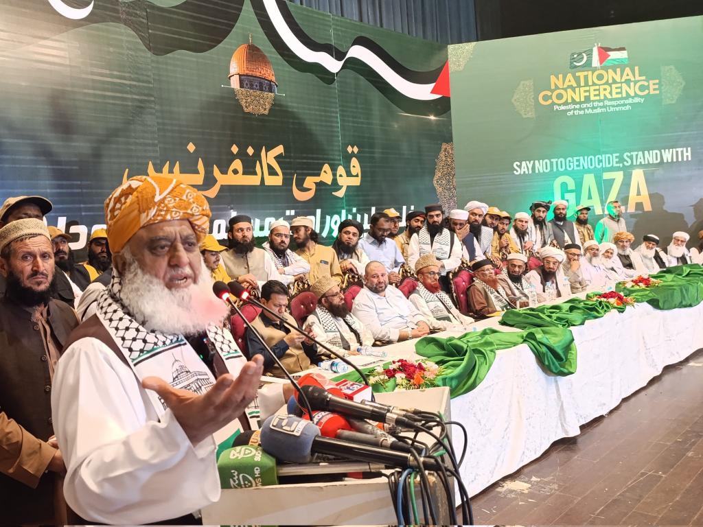 وقت کے ابوالکلام کو ہر کوئی بغور سن رہے ہیں ، مولانا سلامت رہے 
#StandUpForGaza