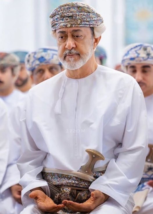 حكيمٌ تسلّم الراية حمل الأمانه ومضى بعزمٍ لمجدٍ عظيم.
#السلطان_هيثم_بن_طارق