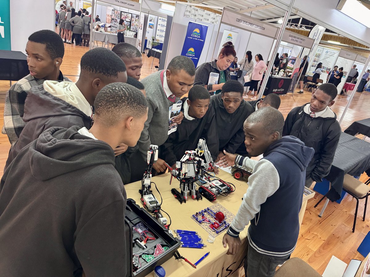 UnisaCSET's tweet photo. [UNISA CSET CAREER EXHIBITIONS] DAY 1 of Working World Expo 2025, at Mentors Country Estate, Jeffreys Bay, Eastern Cape, and we would like to thank all the schools who showed up in numbers to our exhibition stall.
If you missed us today you can still visit our #UnisaCSET stall tomorrow at the same venue from 8:30–16:00. Our robotics team from U-SEC @i-set will be doing some live demonstrations, do visit us!
#UnisaCSET 
#Unisa150andBeyond