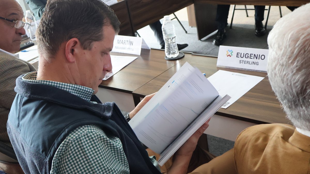 En las instalaciones del Consejo Querétaro tuvimos el agrado de recibir a diversos empresarios a quienes les mostramos el #PlanQueretaro2050 y los diferentes proyectos que se están realizado, así como el invitarles a participar en el desarrollo del futuro de Querétaro.