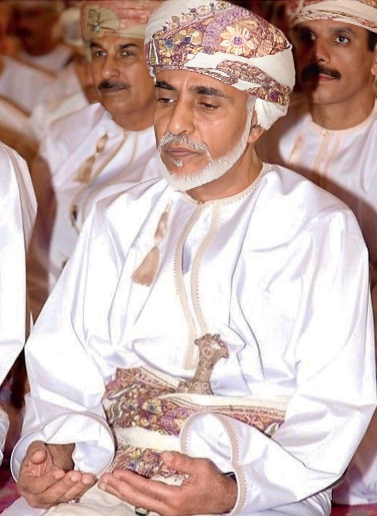 نم قرير العين يا من صنعتَ المجد أيها الخالد فينا.
 #سلطان_القلوب