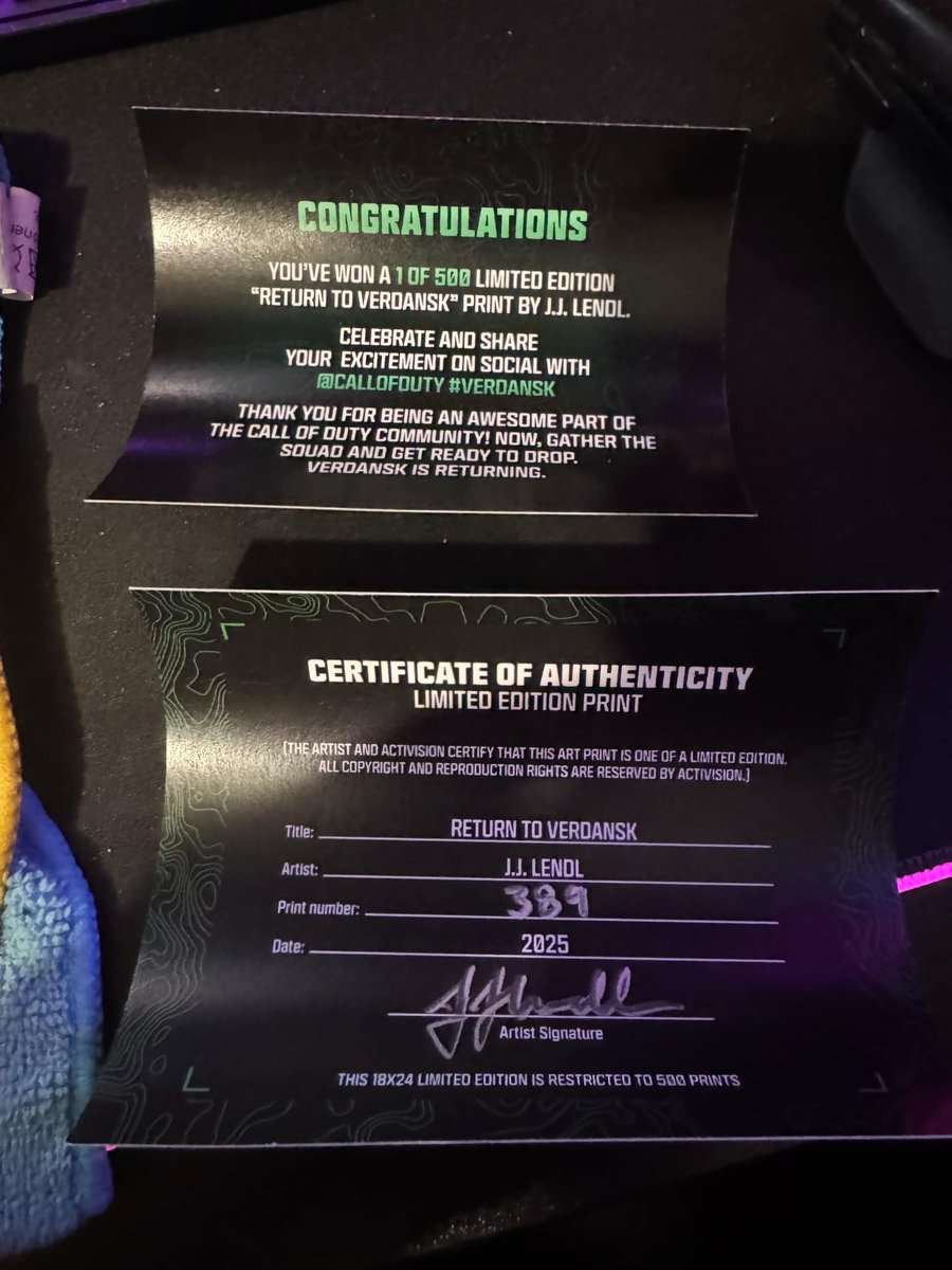 Michael_C2894's tweet photo. @CallofDuty #Verdansk So I received mine but it arrived damaged which is quite upsetting :( https://t.co/oDf02706g2