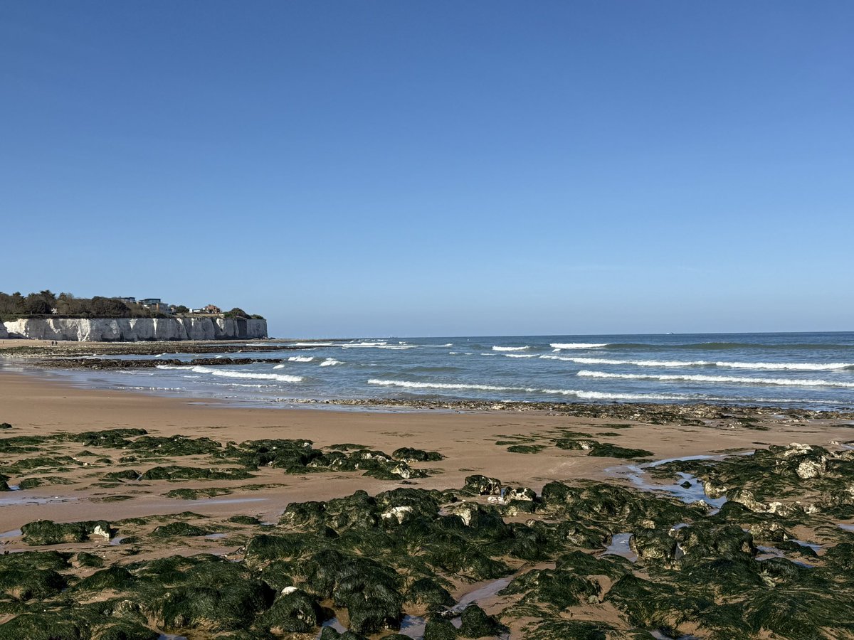 ProtheroeSara's tweet photo. @Tess_invests We’ve swapped one bit of coast for another for a few days! https://t.co/JecnlX2ceU