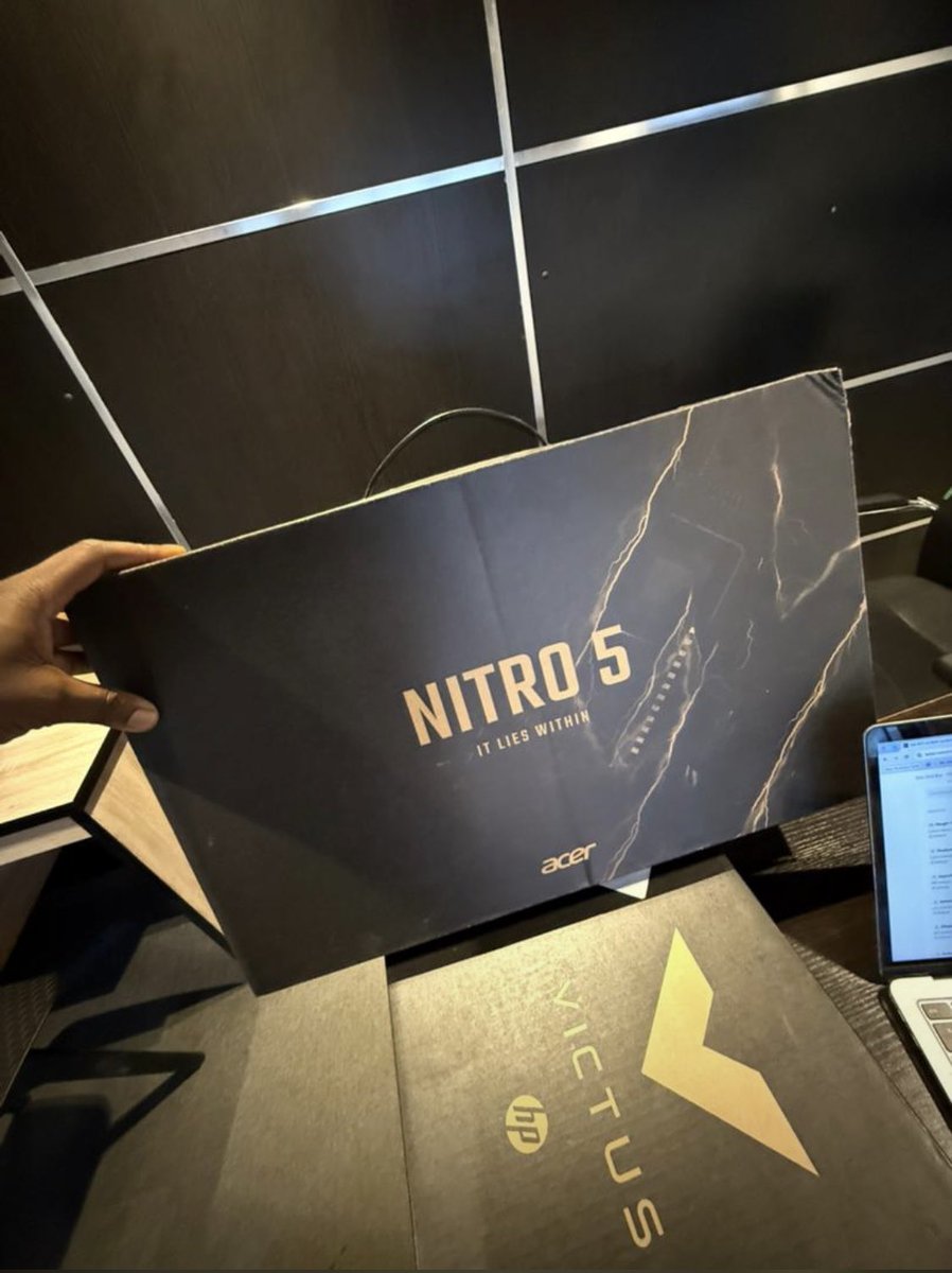 CVeraGadgets's tweet photo. Brand New Gaming Laptops Available Now!
🔥 Acer Nitro 5
🔥 HP Victus
Perfect for gamers &amp; creators!
✅ Powerful specs
✅ Nationwide delivery
✅ Warranty included

DM to order or call 07045253153
#GamingLaptop #AcerNitro5 #HPVictus #ChrisPhoneHub https://t.co/pMKD2DUX07