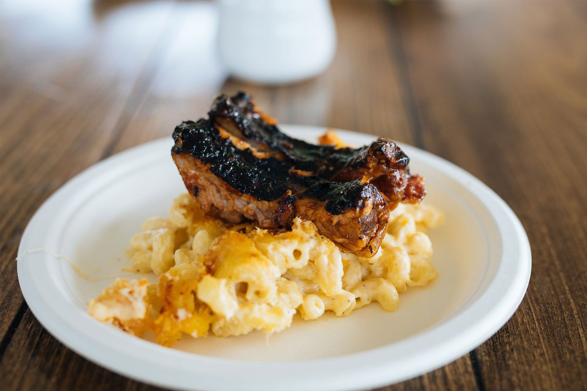 tvchips's tweet image. I need to add the BBQ sauce to the Mac n Cheese myself...like an adult! #TheNoon