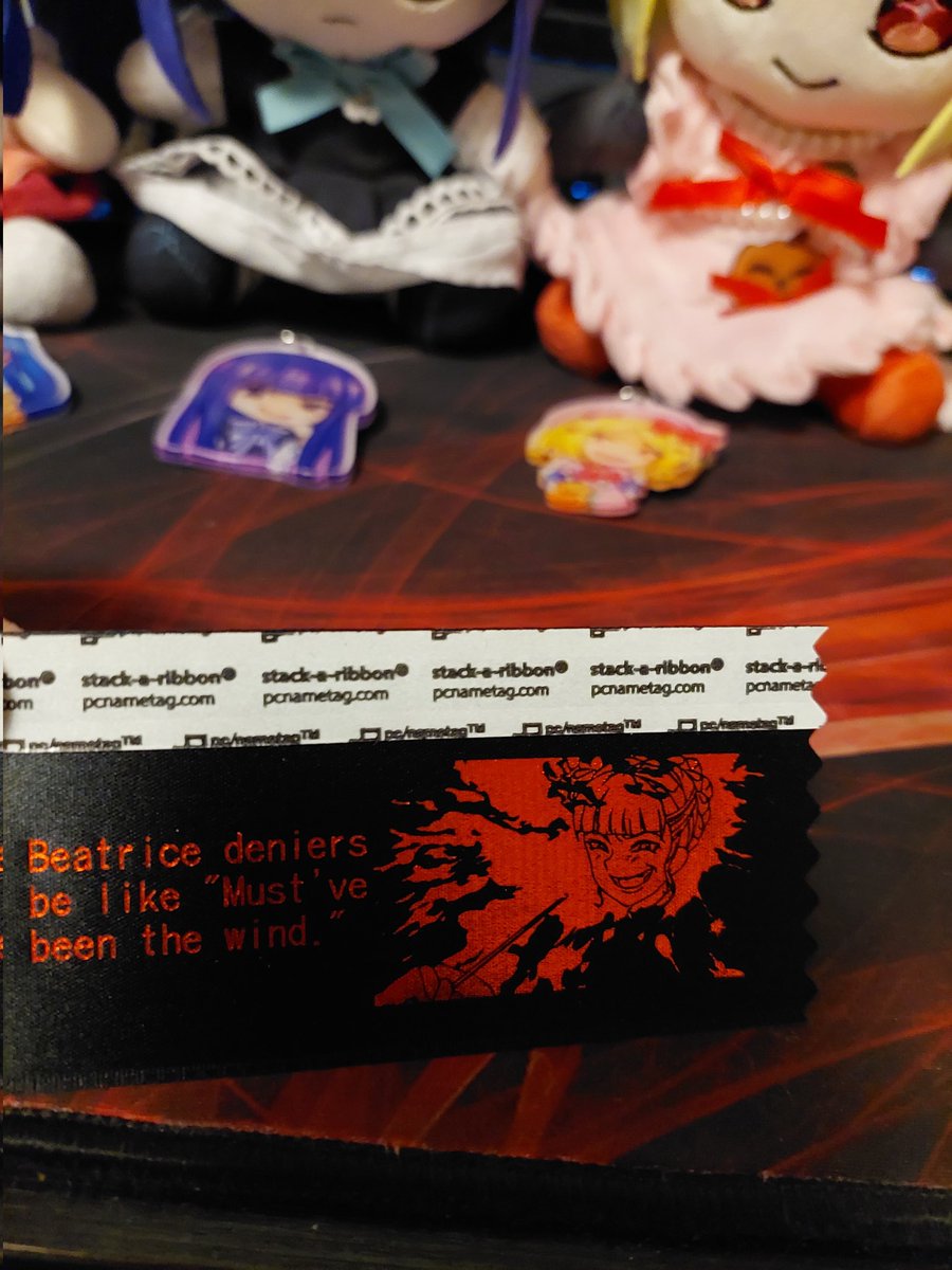 Those Umineko keychains and this cool badge ribbon that I won arrived today