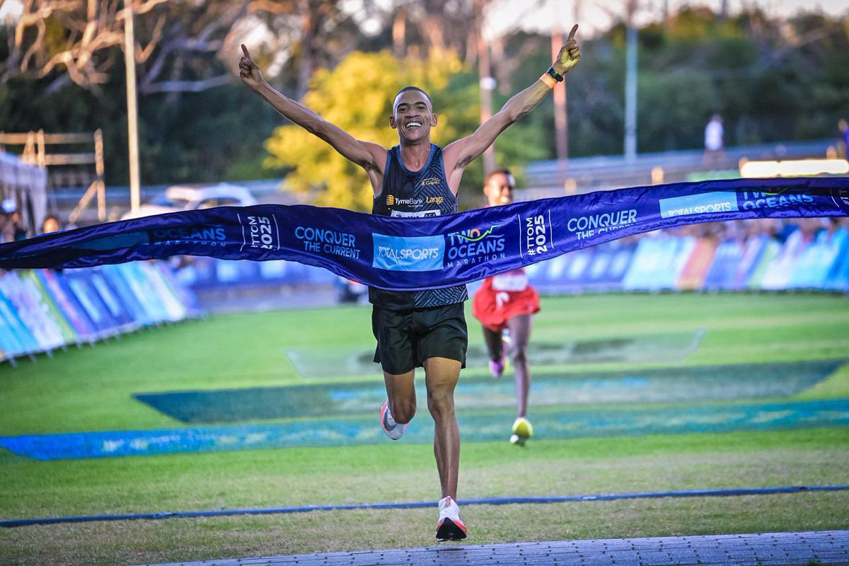 vuyanie's tweet photo. ooooooooh @LangaAthletics we love you so much ❤️ @tymebankza @2OceansMarathon #twooceansmarathon https://t.co/ViDikcDYYg