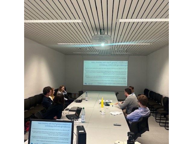 ERN_RARE_LIVER's tweet photo. Afternoon at #Academy2025:

🔬 Expert talk by Christoph Schramm on Primary Biliary Cholangitis

👥 Split into 3 groups for expert-led case discussions

🎤 Wrapped up with insightful presentations
Great to see such teamwork &amp; learning in action! 💡

#RareLiver #ERN #LiverDisease https://t.co/NcsuuRFRUc