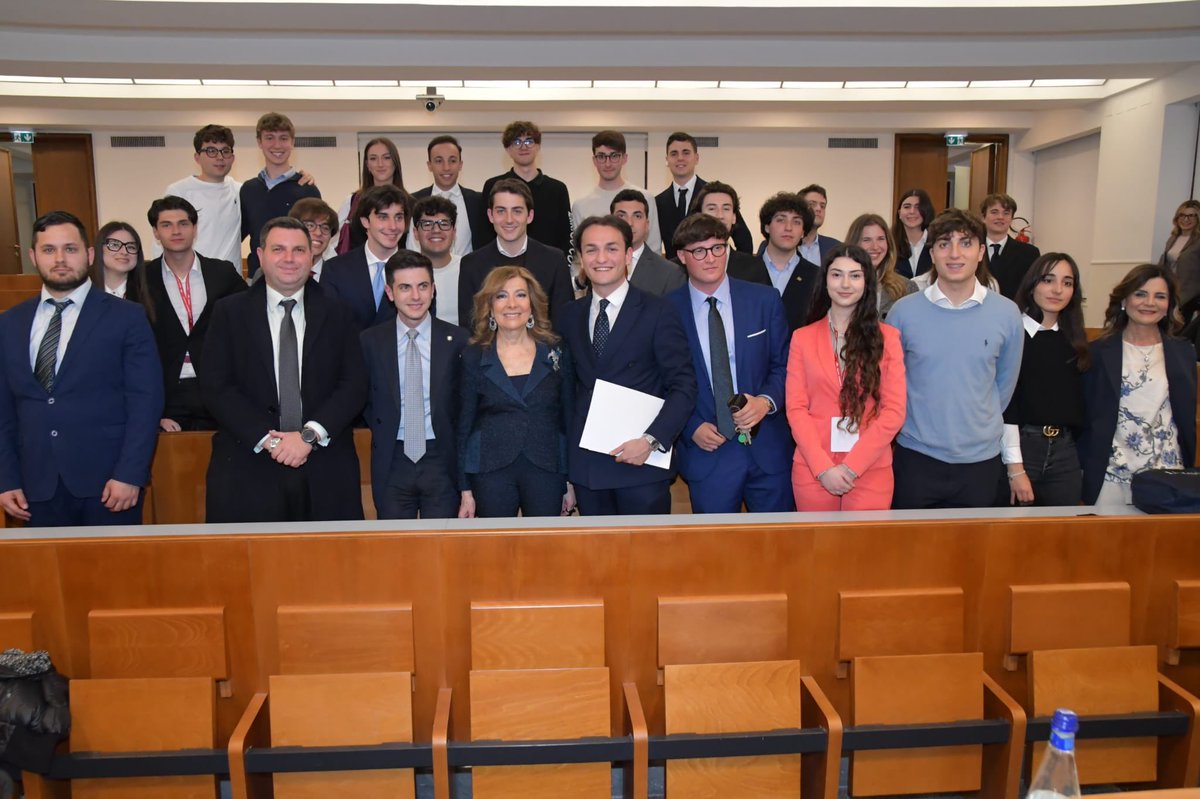 Oggi ho partecipato al Progetto di Formazione Istituzionale POL all’@UniLuiss: un’iniziativa che avvicina i giovani alla politica e promuove il confronto tra studenti e rappresentanti delle Istituzioni.

Un bel momento di dialogo sull’importanza dell’impegno civico, sul valore