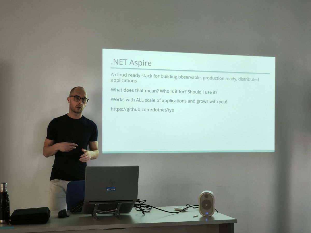 dotnetters's tweet image. Ya estamos aprendiendo cosicas sobre #dotnet #aspire con @jvela