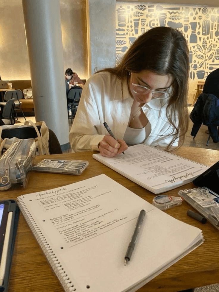 I don't understand why people aren't using AI for work.

12 AI Tools That Will Cut Your Workload in Half 👇

(Start Using Them)