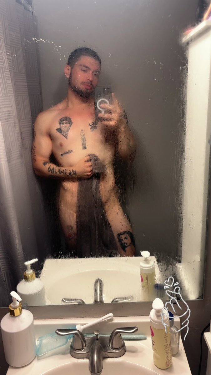 officialpapi94's tweet photo. Shower time 😜 https://t.co/ShwR46WM9d