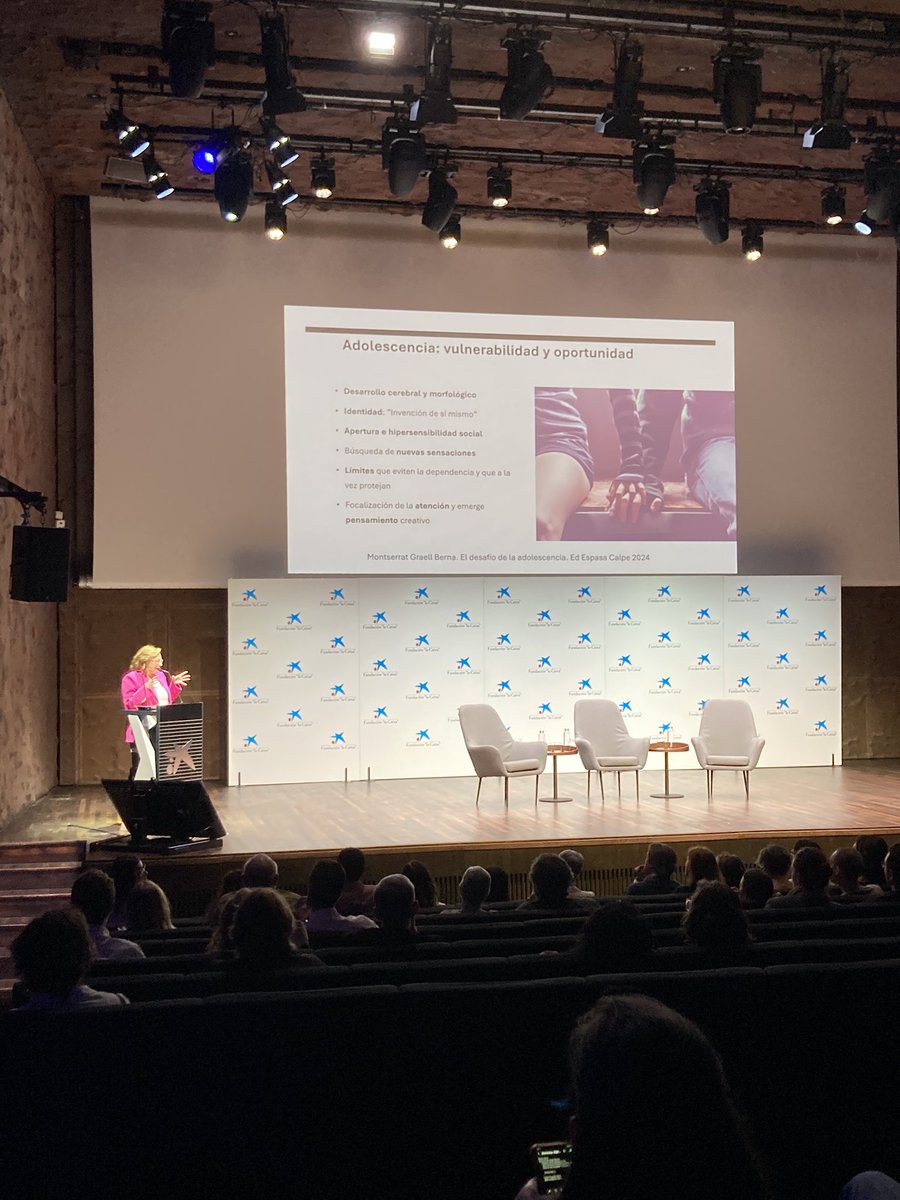 🗣️ “El constante chequeo de las redes sociales está comprobado que produce cambios estructurales en el cerebro” Montserrat Graell, directora del servicio de psiquiatría en <a href="/SaludMentalHNJ/">Salud Mental Infancia y Adolescencia HNJ</a> #BienestarDigitalYMenores