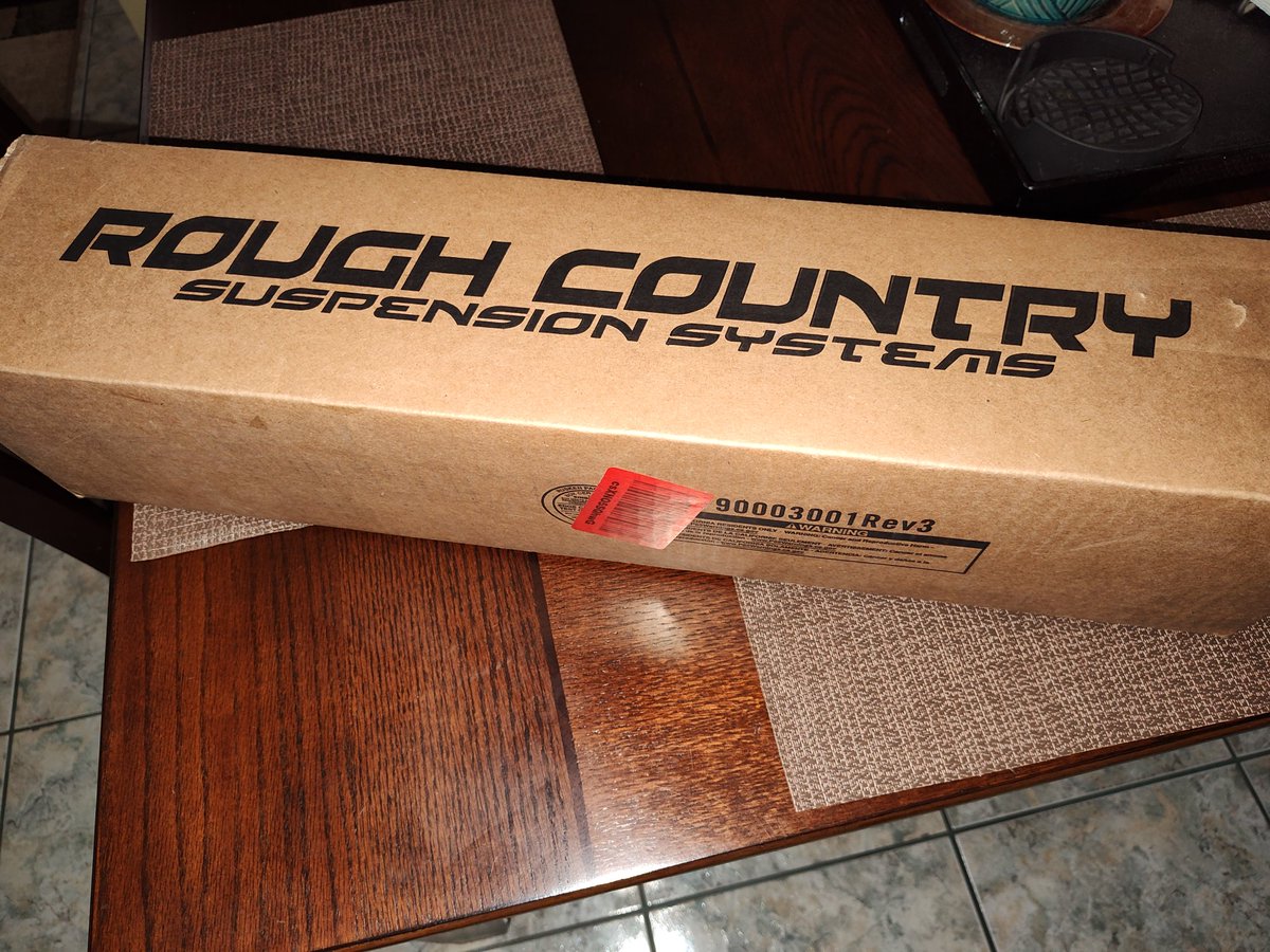 RedWolf_19's tweet photo. Almost time to let the #garagemonkey loose. 

 🔧🐒

@roughcountry 
#fixmyride
#Thursday 
#Jeep https://t.co/JwIjmlw6K1