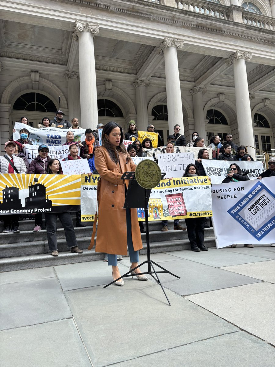 “We are fighting for dignity, affordable housing, and a city where we can put down roots and maintain our diverse communities! We need #CommunityOpportunityToPurchaseAct THIS YEAR!”—#COPA sponsor CM Carlina Rivera