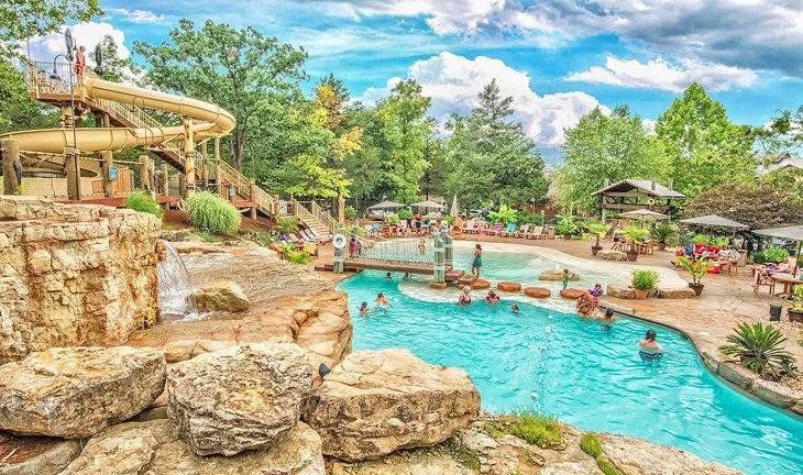 KayoticTravels's tweet photo. Discover the perfect blend of relaxation &amp; adventure-Still Waters Resort in Branson, Mo. Complimentary amenities like aqua cycles, paddleboats, kayaks, &amp; more! 

Whether you’re seeking outdoor activities or a peaceful retreat, Still Waters Resort is your ideal lakeside getaway. https://t.co/OZ2A0SDpZ8