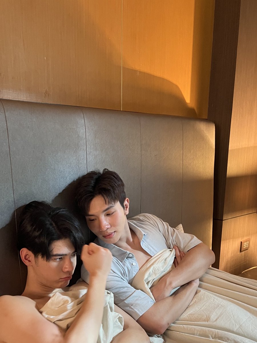 เปิดกล้องก็งอนกันละน้องเอ้ย
#DoctorsMineQ1