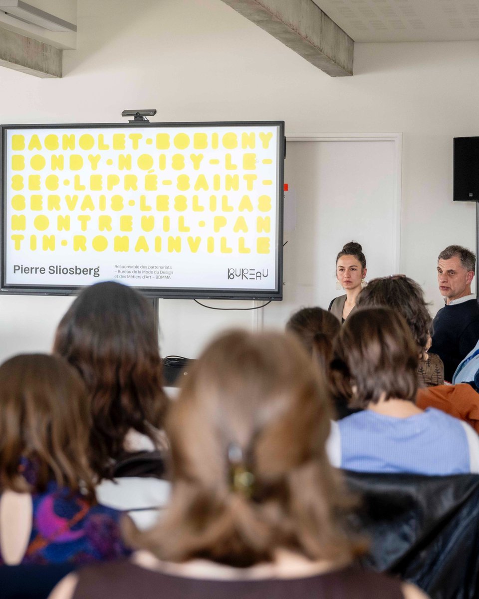 𝗧𝗮𝗯𝗹𝗲 𝗿𝗼𝗻𝗱𝗲 𝗮̀ 𝗹𝗮 𝗕𝗶𝗲𝗻𝗻𝗮𝗹𝗲 𝗘𝗺𝗲𝗿𝗴𝗲𝗻𝗰𝗲𝘀 : Métiers d’art et design, entre excellence et objets du quotidien.  👥

📍<a href="/LE_CND/">LE CND</a>

🔗@est_ensemble

#OpenTalk #BiennaleEmergences2025