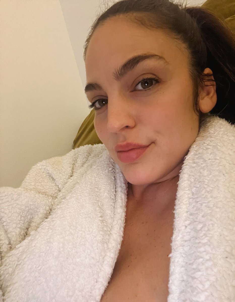 GraceRyan3000's tweet photo. How are you doing? https://t.co/AMAQN6rmuf