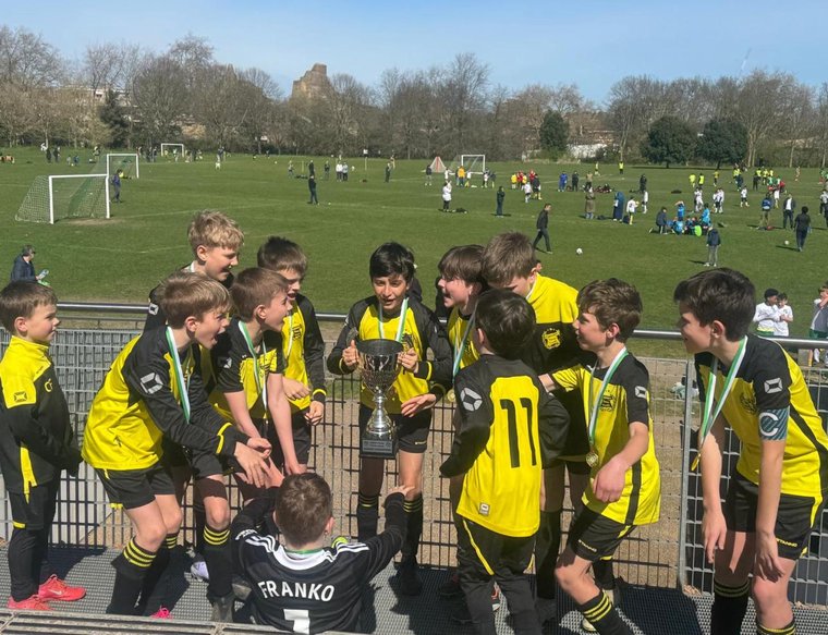 Camden Town Youth FC Cup U11s winners at Regents Park #Pitchero
camdentownyouthfc.com/news/camden-to…