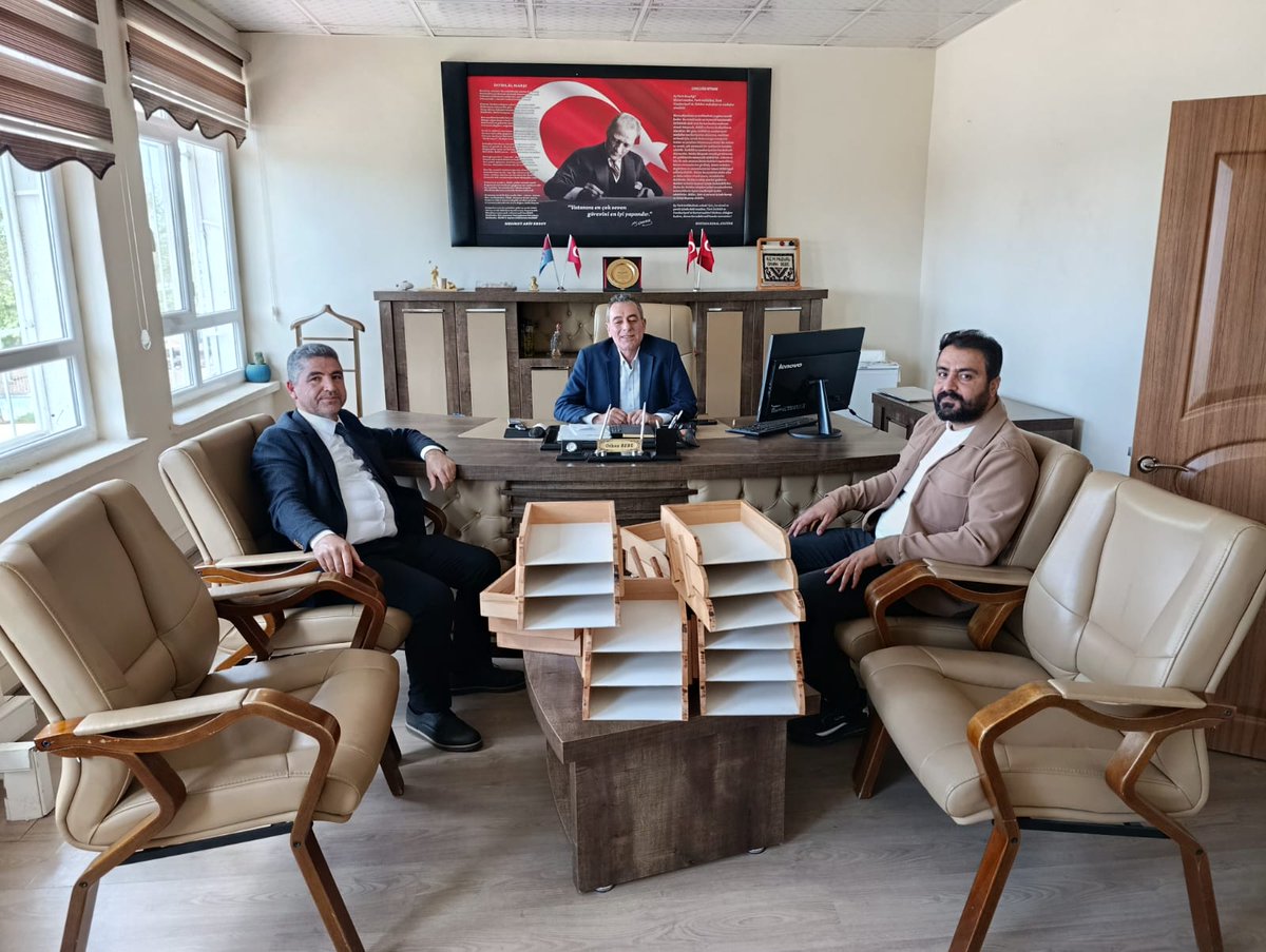 kayac_halil's tweet photo. Kursumuzda yapmış oldugumuz evrak raflarını hilvan halk egitim merkezine teslim ettik projede emegi gecen tum öğrencilerimize teşekkür ederiz.@Alicelik7363 @Hilvan_MEM @Hilvan_MEM @MtalEvran @hilvankaymakam https://t.co/tvB8pCdBb0