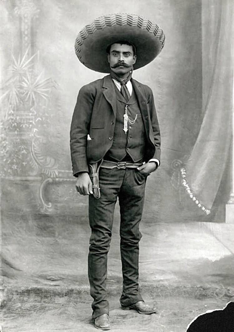 CsarLogon2504's tweet photo. 💥🇲🇽10 Abril 1919

Emiliano Zapata, líder de la Revolución Mexicana, fue asesinado en Chinameca, Morelos, por agente del Presidente mexicano Venustiano Carranza.

"Prefiero morir  de pié que vivir de rodillas"

Emiliano Zapata, mejor conocido como El Caudillo del Sur

#Mexico https://t.co/htMsVkNbyX