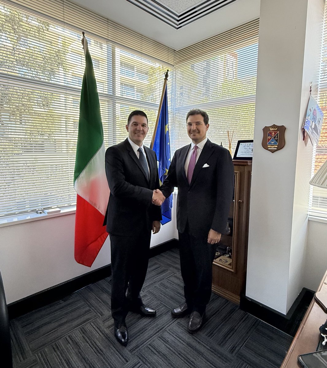 Italy in Perth tweet media