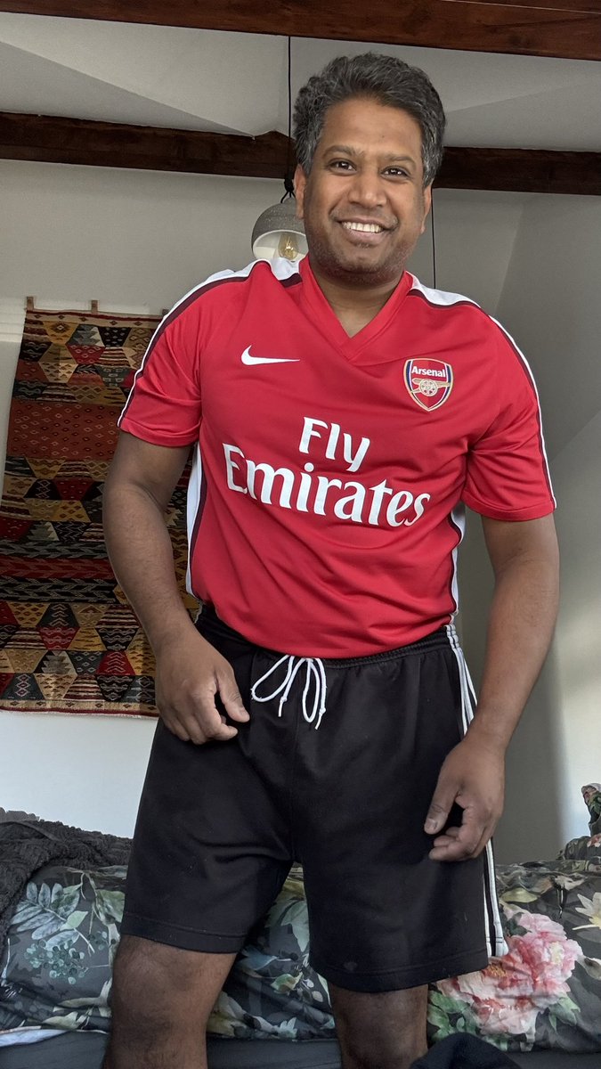 Thinking of going to antenatal appointment dressed like this 😜 #coyg