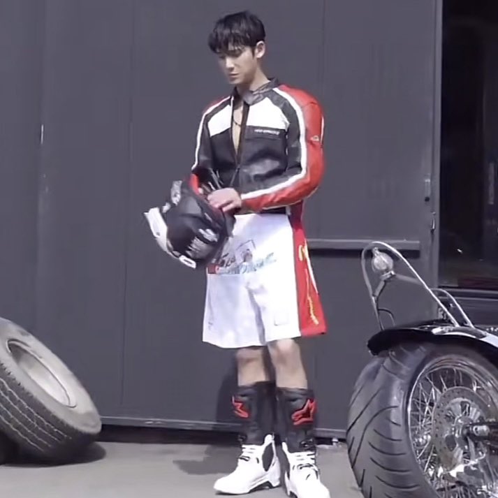 gyuhao few tweets au (more like brainrot)

ternyata, customer mh yg kmg selalu panggil dengan sebutan mba itu, bukan mba mba