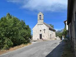 NapoLeon1226391's tweet image. Dans mon village :
- 2 églises
- 1 chapelle
- 1 temple
- 1 synagogue
- 0 mosquée

Et chez vous ?