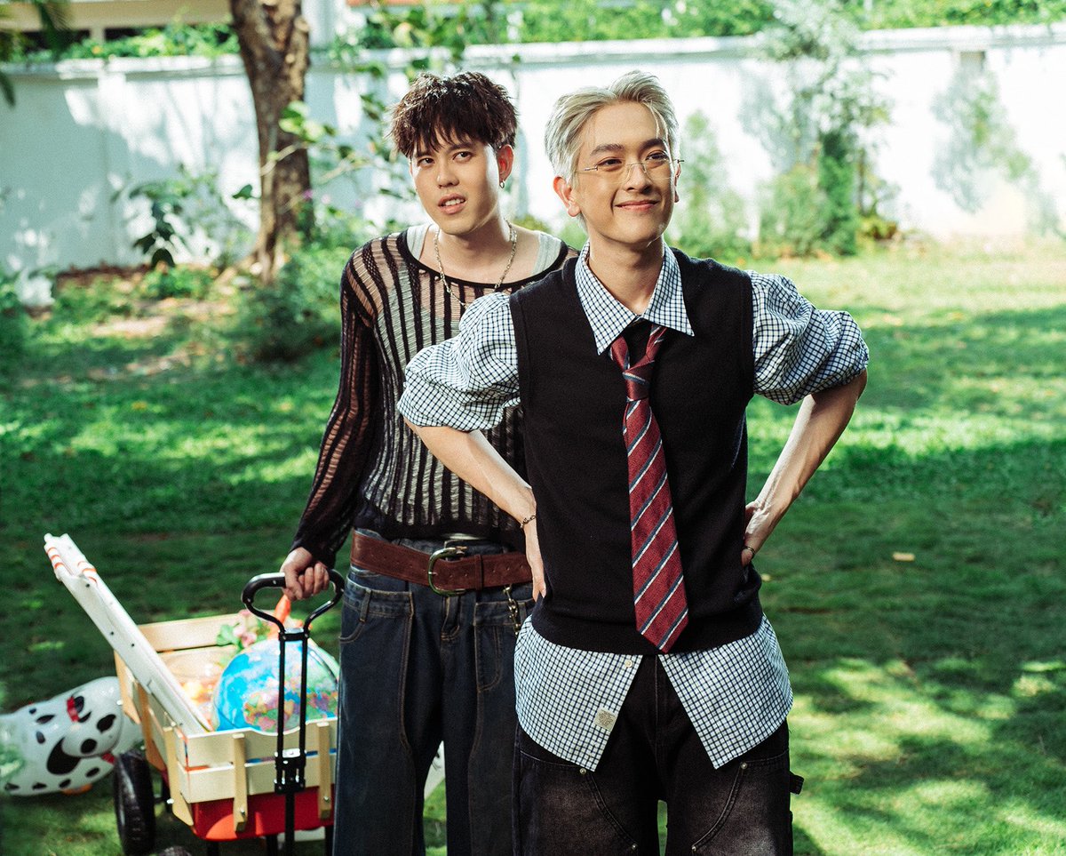bbrace_official's tweet photo. คนนี้ของผม Behind the scenes 🤍
#คนนี้ของผม #Mababe
#bbrace #DazzRecords #MuzikMove https://t.co/8Bcs9FLIkZ