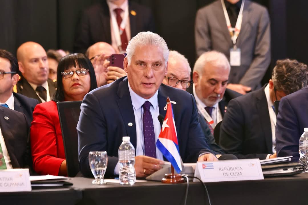 decanoheste's tweet photo. Presente nuestro Presidente @DiazCanelB en la reunión de la #CELAD, Solo la unidad... Puede salvarnos.
#CubaPorLaVida https://t.co/K7cptseToo