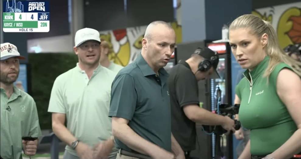 TrudellBoard's tweet photo. When you’re at the bar with the boys and a smoke walks in by herself https://t.co/R4udUyUs90