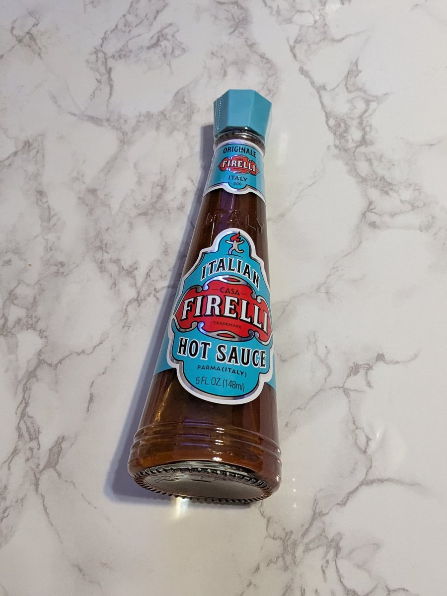 date_miler_lico's tweet photo. #FIRELLI のイタリアンホットソース🔥
KALDI さんで #198円 （税別）でした🉐

賞味期限が短いからみたいだけれど
2025年9月まであるよ〜🤩

ロ◯ア さんでは、#498円 の御品物✨️

楽天ポイントが使えたので
無料でした🎉

#仙台
#仙台市
#カルディ https://t.co/VsivNRhHLE