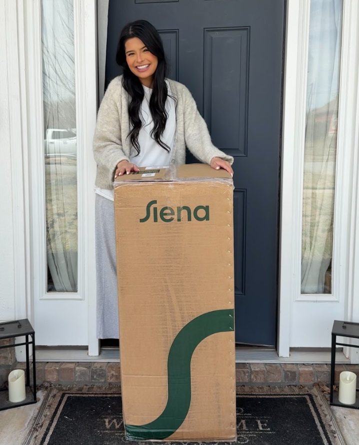 SienaSleep's tweet photo. Unboxing the secret to my best sleep ever! 📦✨ The Siena mattress is here, and I couldn’t be more excited. Comfort, support, and happiness all rolled into one perfect package. Ready for your own dream upgrade?

 #SienaMattress #SleepInStyle #UnboxHappiness https://t.co/QJQXW7X9jt