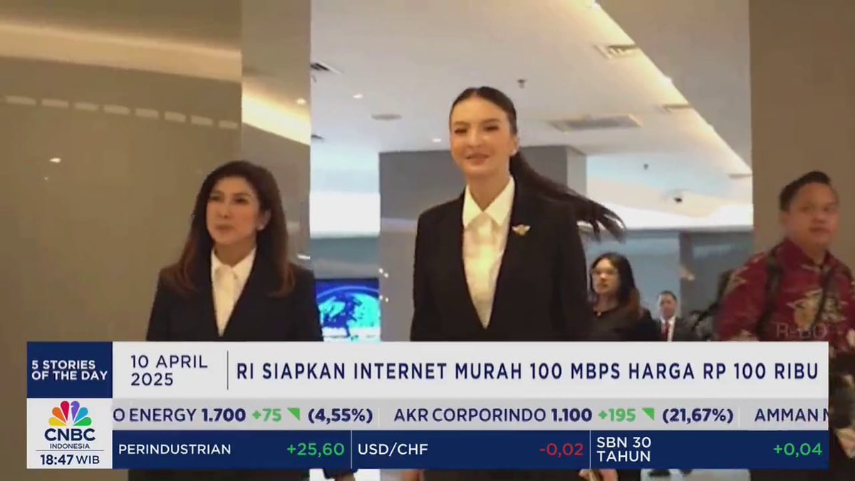 DAMTelevisi's tweet photo. Also pemerintah (di era 2010-an): "Kalau internetnya cepat mau dipakai buat apa?" https://t.co/RvzKKj1Jzg
