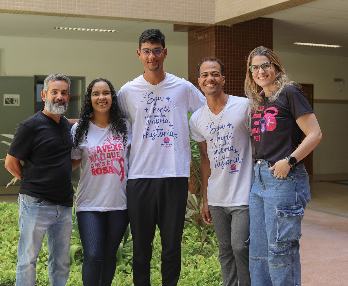 UFS leva saúde e qualidade de vida a idosas e mulheres em tratamento contra o câncer

Veja em: ufs.br/conteudo/76322

Fotos: Elisa Lemos e Adilson Andrade (Ascom/UFS)

#OrgulhoDeSerUFS
