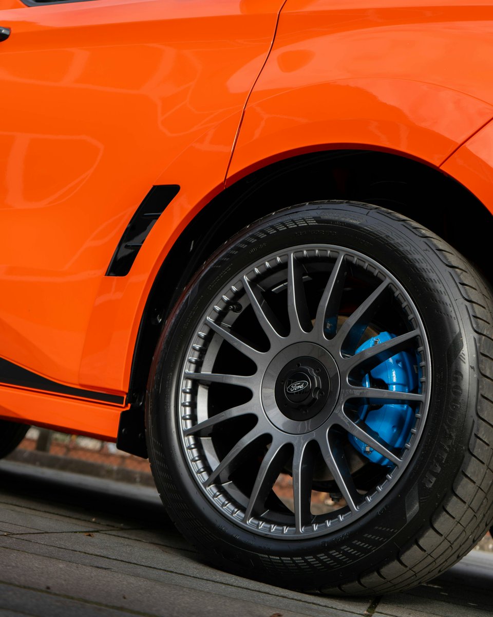 MSRTRoadtech's tweet photo. Colour in the concrete jungle.
#Ford #TransitCustom #MSRT #SunsetOrange https://t.co/nmyGfTjBfI