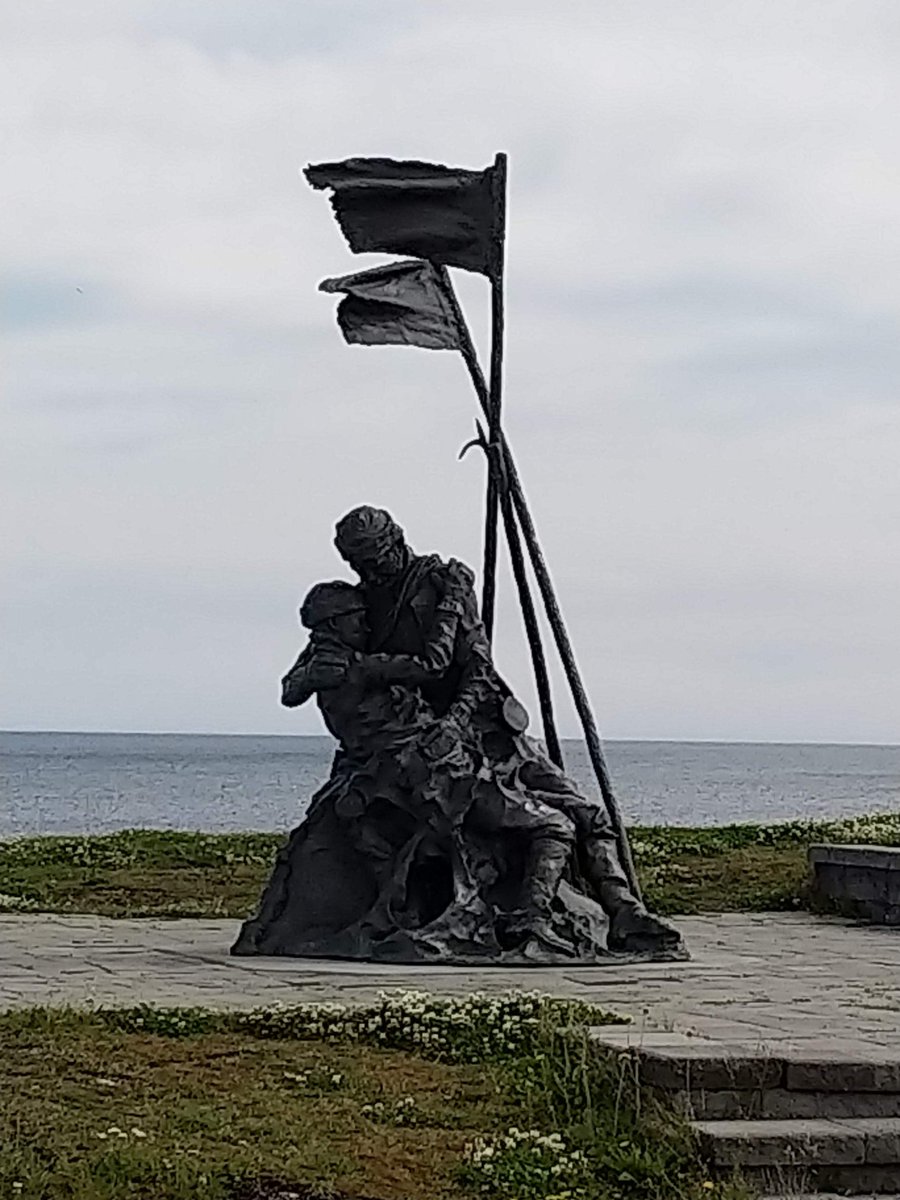 MotherWolf2's tweet photo. The seals Memorial statue in Elliston. https://t.co/2QIKaAtHav
