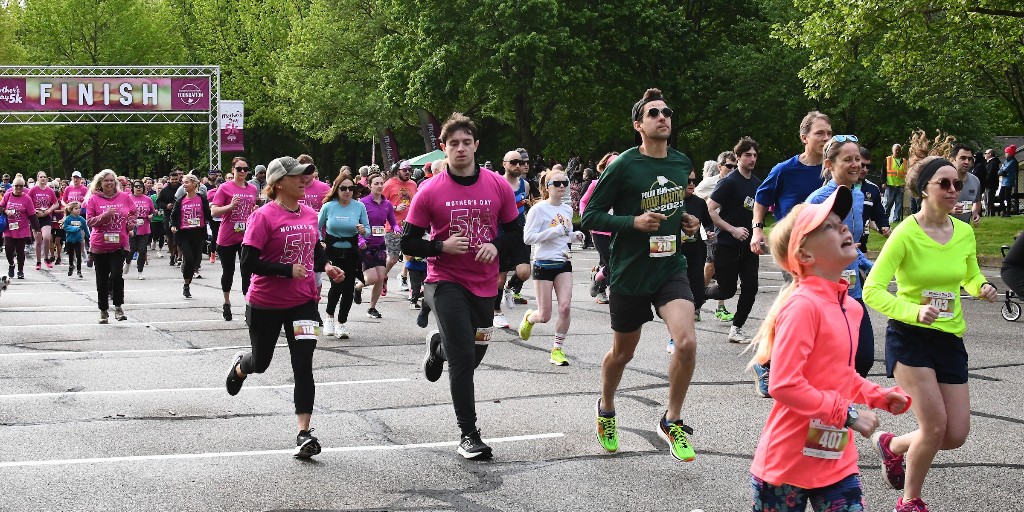 metro_parks's tweet photo. Join us at the Mother’s Day 5K, presented by Buckingham, to run, jog or walk in honor of the mother figure in your life. Sign up now — registration prices increase on April 15 ➡️ https://t.co/hqY6BvAKl0.

Event supported by @acmefreshmarket and @Wayside_Akron. #RunAkrun #RunAkron https://t.co/7smo6CrWLU