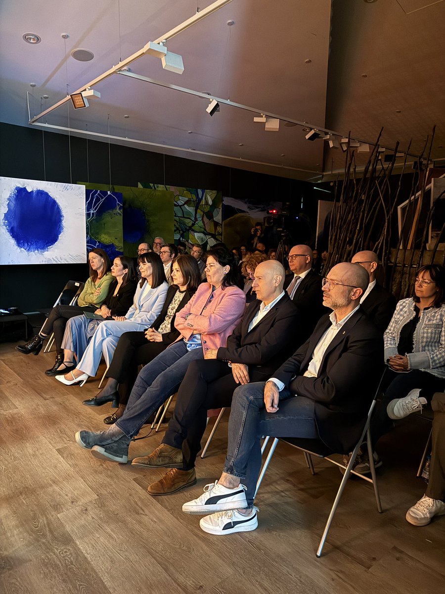 AndorraCrea's tweet photo. 🎶 “Xant de cabrota” d’Arnau Obiols i Arbau Orobitg inaugura, a la Sala d’exposicions del @governandorra, la 2a edició de l’Andorra Crea https://t.co/GDZJ1TgZM1