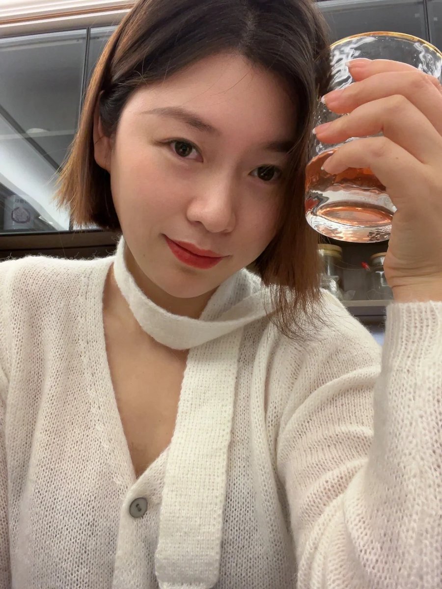 hakiybd's tweet photo. 姨喝酒了好想打炮，急一個 #台中 https://t.co/EsL9YTjHuV