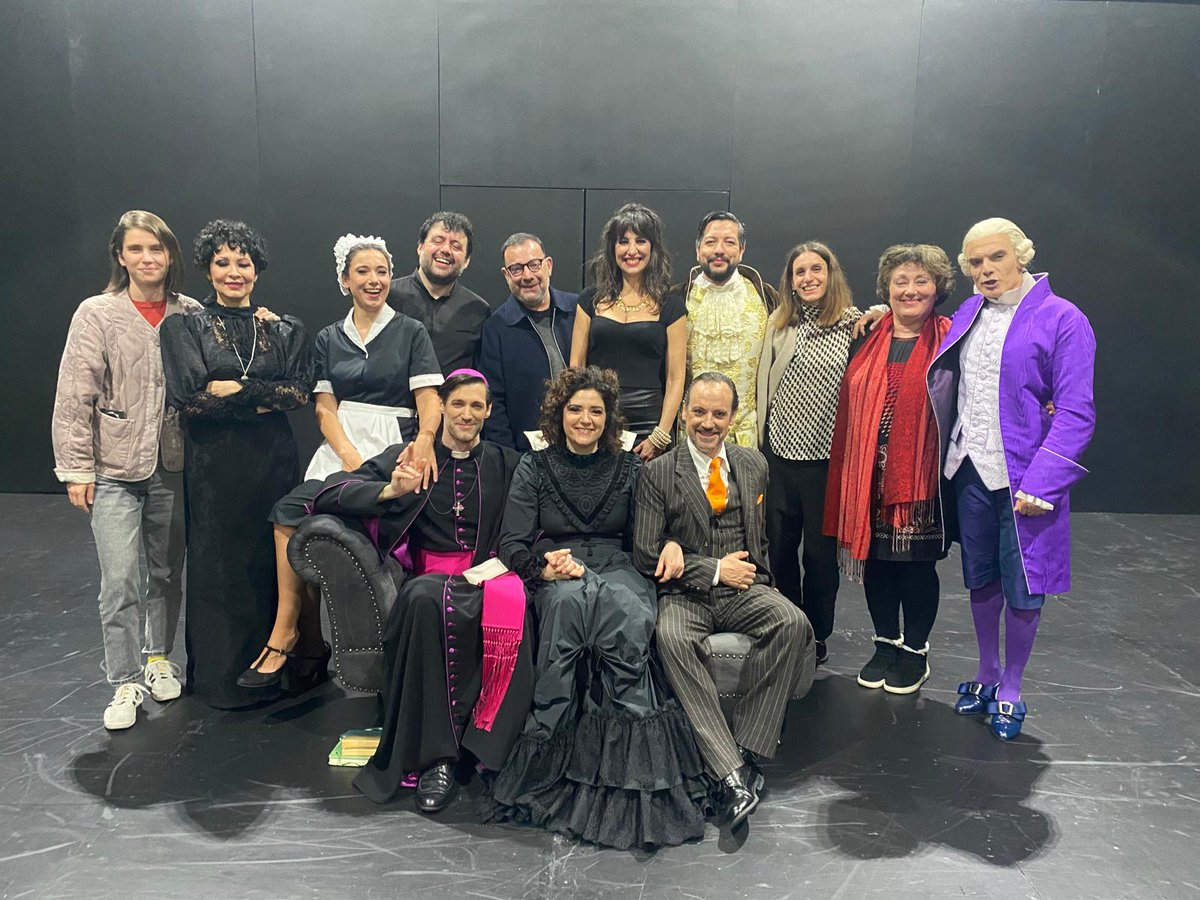 MariaMiroM's tweet photo. Hoy estrenamos La Regenta de Marisa Manchado y Amelia Valcárcel, con dirección musical de @jordifrances y escena de #barbaralluch en el Festival de Teatro Lírico Español de Oviedo @culturaoviedo @OFIL_Orquesta Muy feliz de interpretar a Ana Ozores en Vetusta! Toi, toi, toi!! 🍀❤ https://t.co/g5FiVnfXB3