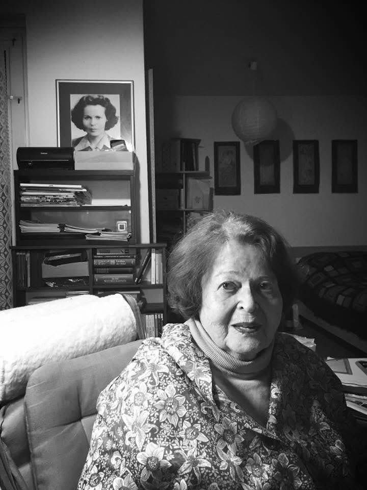 ♥️ Izstāde par Valentīnu Freimani joprojām atvērta, visas viņas sarkanās lūpukrāsas vietā, tāpak kā tamborētais plecu lakats. gaidīsim jūs! Izstādē varēsiet uzzināt, kurās Rīgas vietās iejūtīgi un nesavtīgi cilvēki paslēpa Valentīnu. #ieejabrīva